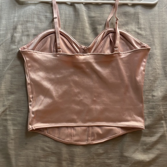 Medium, pink, HnM top - Picture 3 of 4